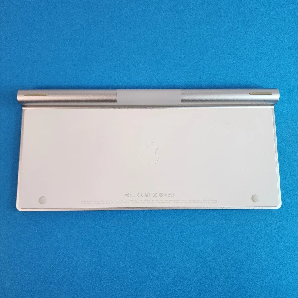Apple A1314 Wireless Keyboard - MC184LL/B